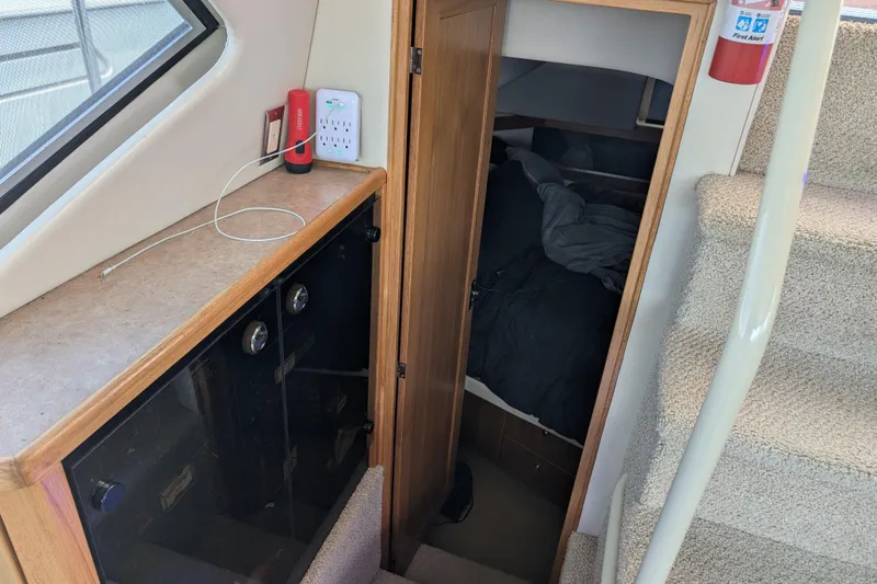 Elena Yacht Photos Pics Bayliner 4088 interior, 2000 model, showing cabin entrance and stairs.