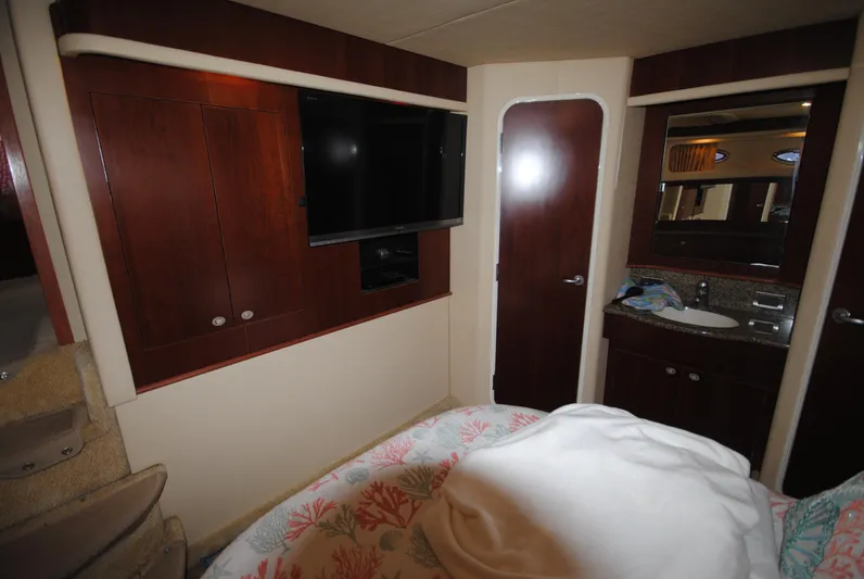  Yacht Photos Pics VIP Stateroom