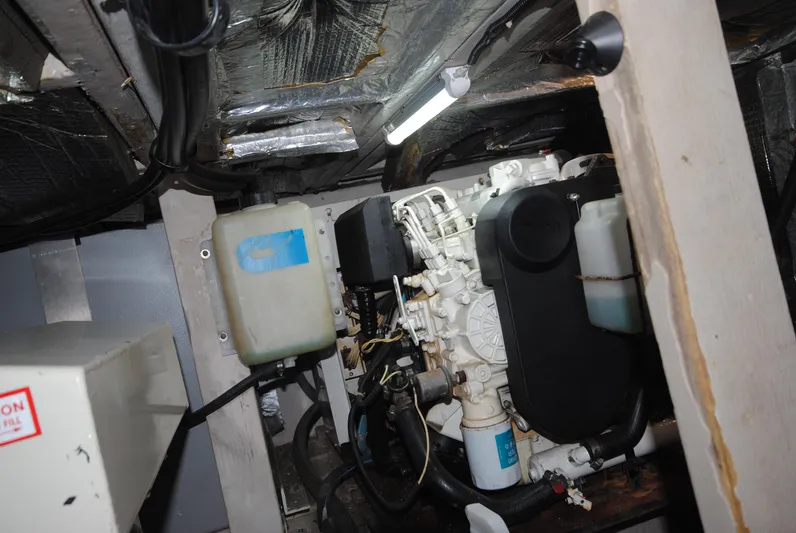  Yacht Photos Pics Onan Generator