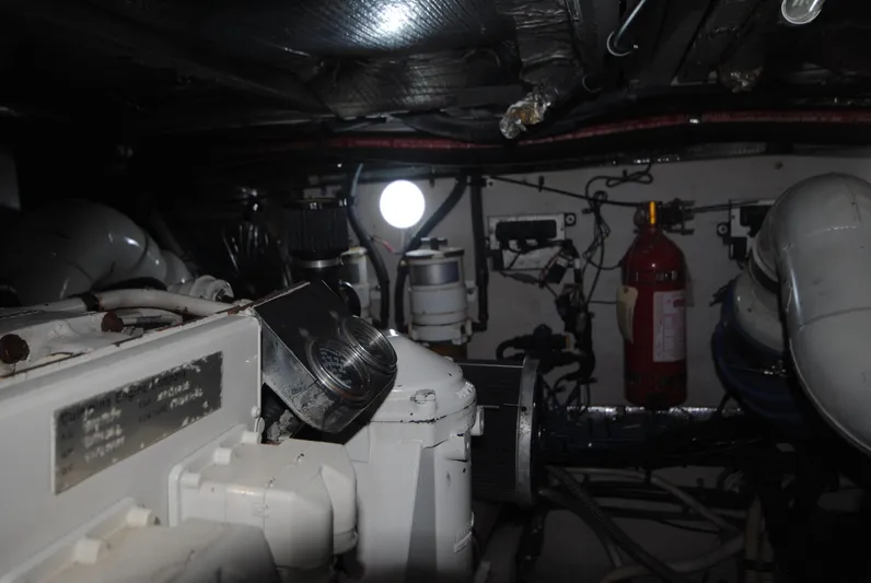 Yacht Photos Pics Engine Room Starboard