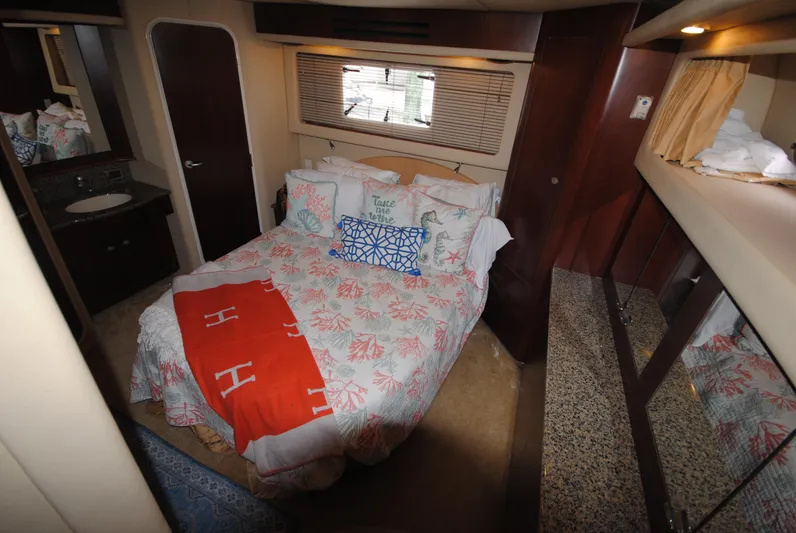  Yacht Photos Pics VIP Stateroom