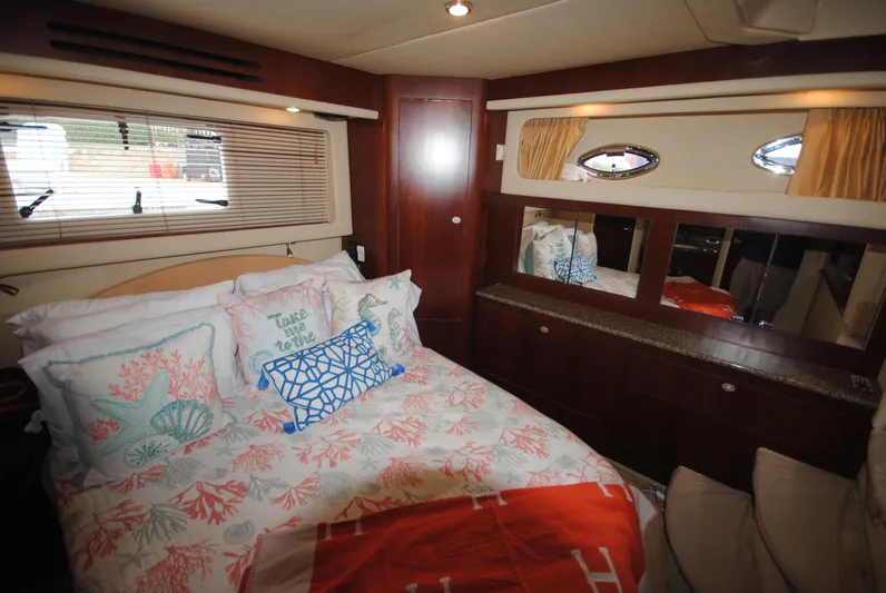  Yacht Photos Pics VIP Stateroom