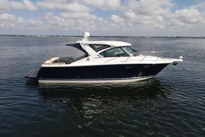 Tiara Yachts 3100 Coronet