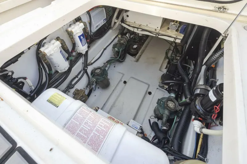 Salt Yacht Photos Pics Lazarette