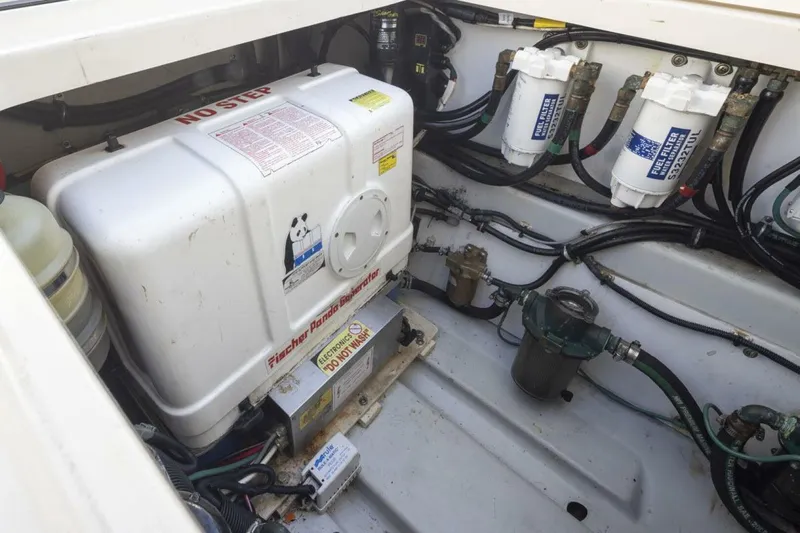 Salt Yacht Photos Pics Lazarette