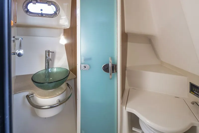 Salt Yacht Photos Pics Head