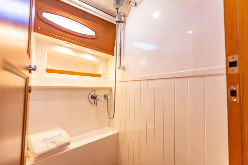 Tonic Yacht Photos Pics 