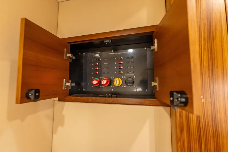 Tonic Yacht Photos Pics 