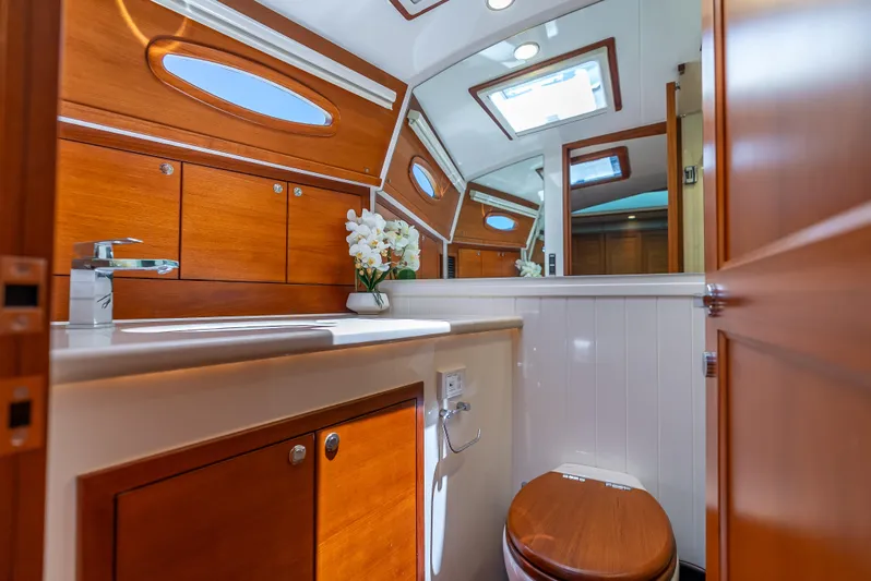 Tonic Yacht Photos Pics 