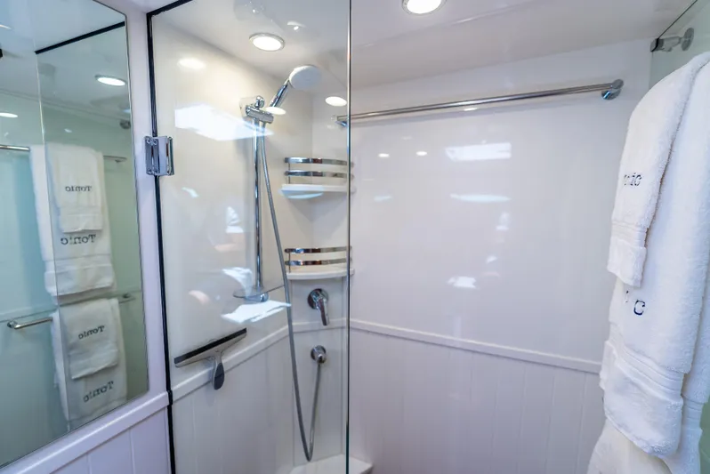 Tonic Yacht Photos Pics 