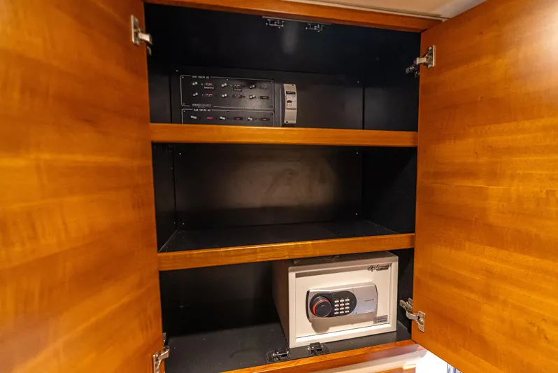 Tonic Yacht Photos Pics 