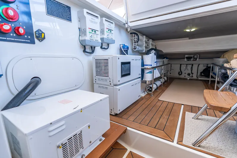 Tonic Yacht Photos Pics 