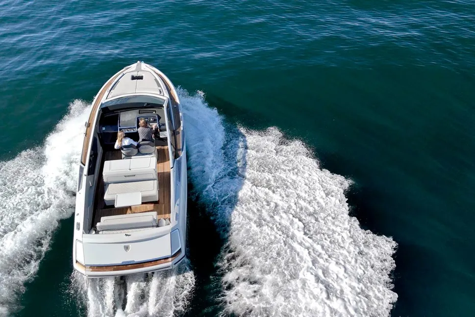 2021 Fairline Fline 33 Sports Cruiser for sale - YachtWorld