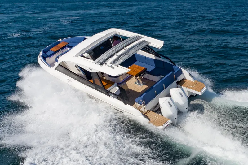 On Its Way Yacht Photos Pics 