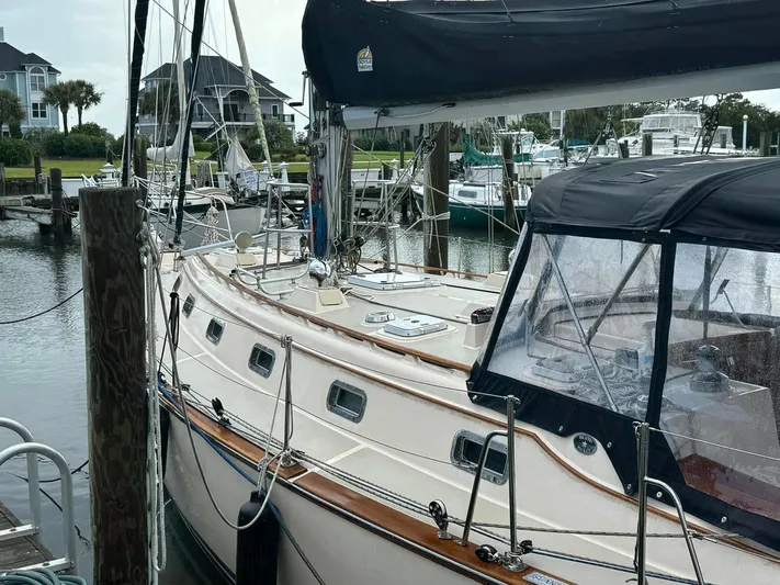 Beacon Yacht Photos Pics 