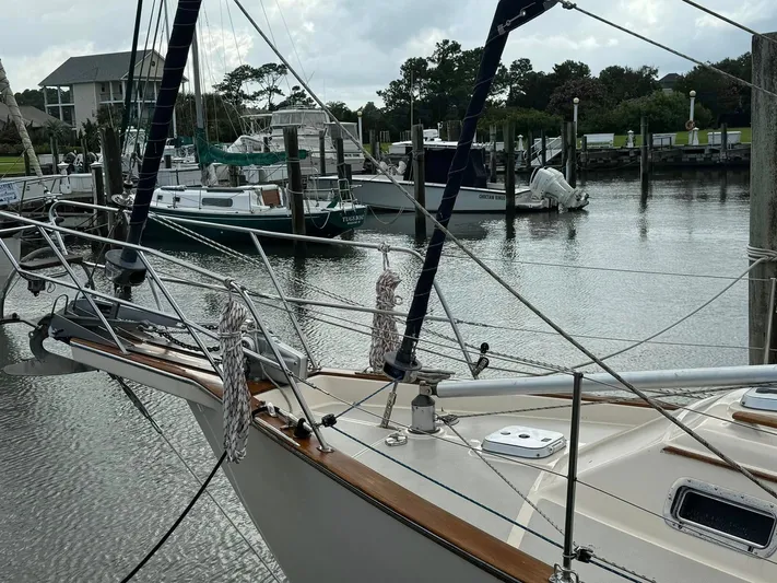 Beacon Yacht Photos Pics 