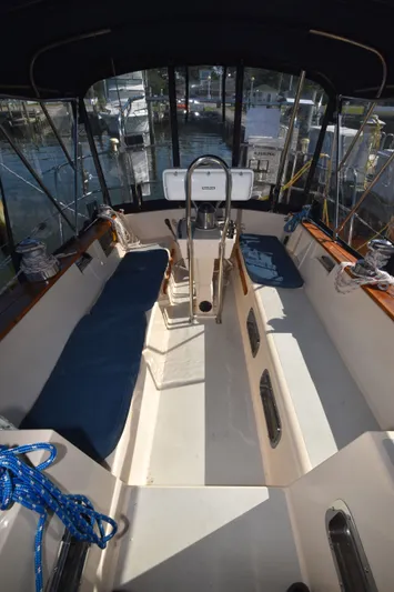 Beacon Yacht Photos Pics 