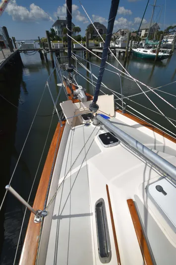 Beacon Yacht Photos Pics 