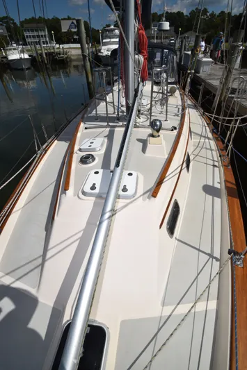 Beacon Yacht Photos Pics 