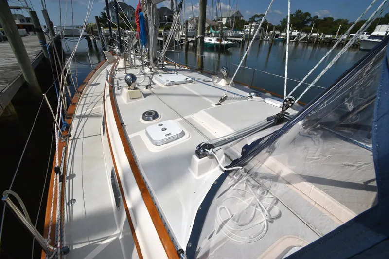 Beacon Yacht Photos Pics 