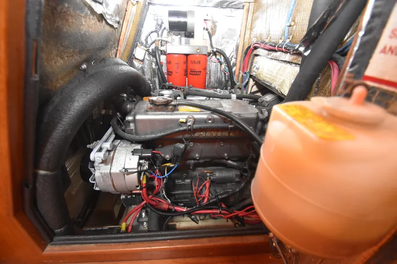 Beacon Yacht Photos Pics 