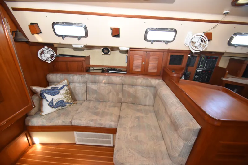 Beacon Yacht Photos Pics 