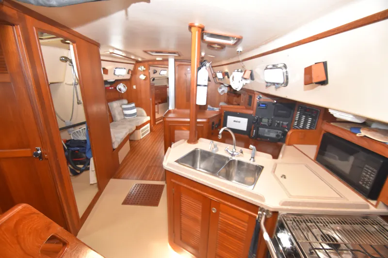 Beacon Yacht Photos Pics 