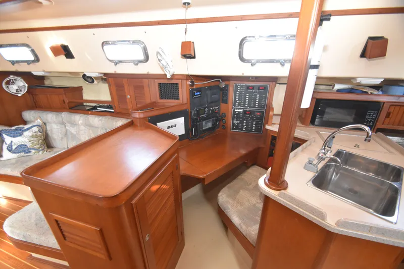 Beacon Yacht Photos Pics 