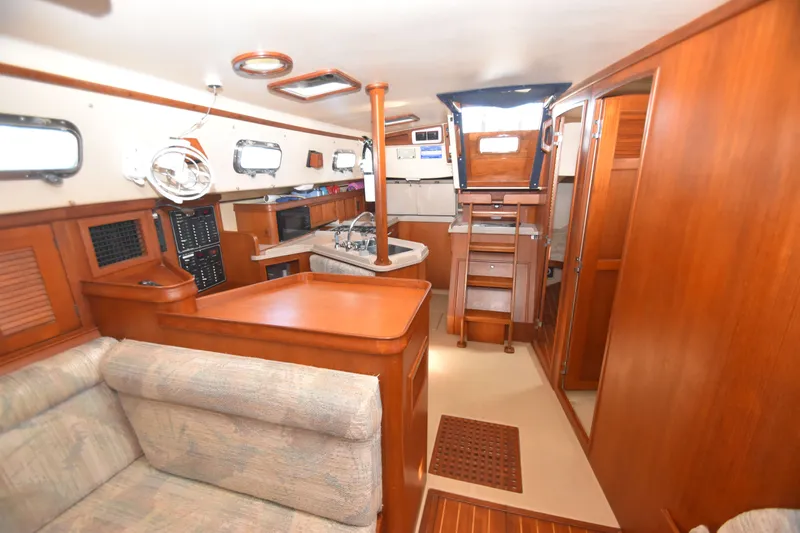 Beacon Yacht Photos Pics 