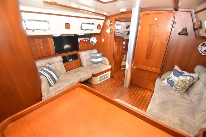 Beacon Yacht Photos Pics 