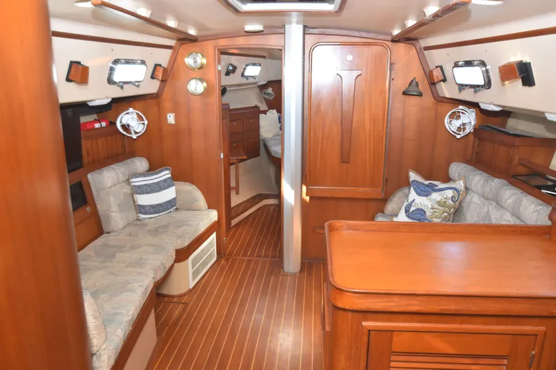 Beacon Yacht Photos Pics 