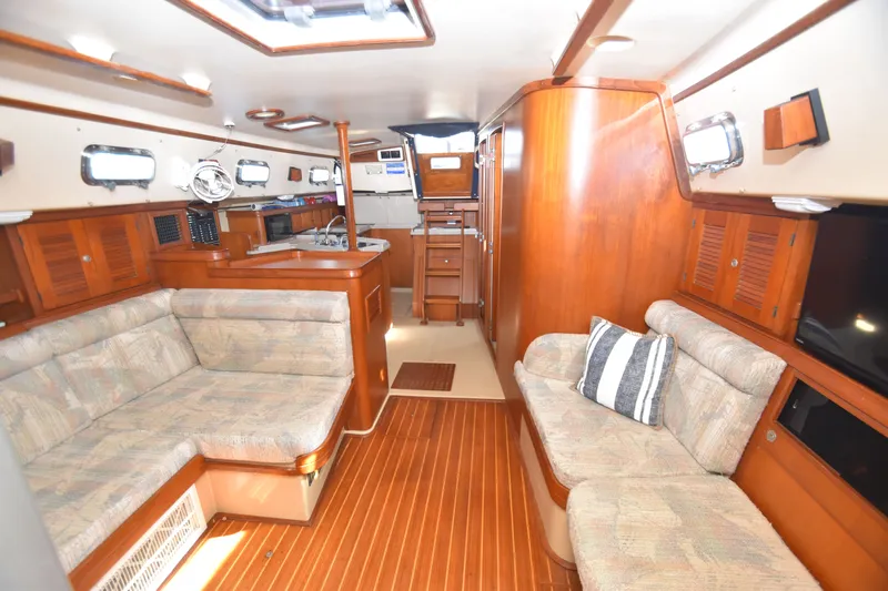 Beacon Yacht Photos Pics 