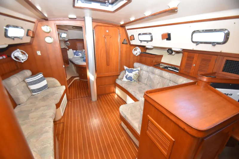 Beacon Yacht Photos Pics 