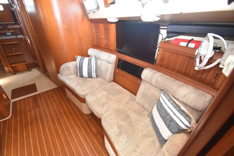 Beacon Yacht Photos Pics 