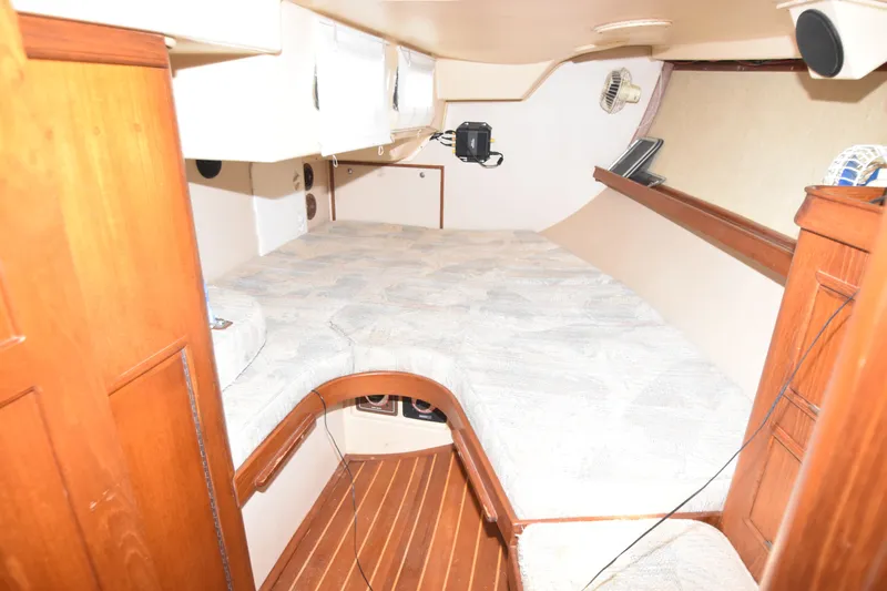 Beacon Yacht Photos Pics 