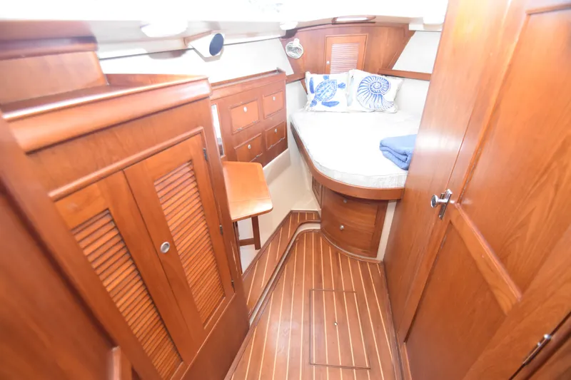 Beacon Yacht Photos Pics 