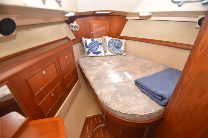 Beacon Yacht Photos Pics 