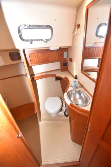 Beacon Yacht Photos Pics 