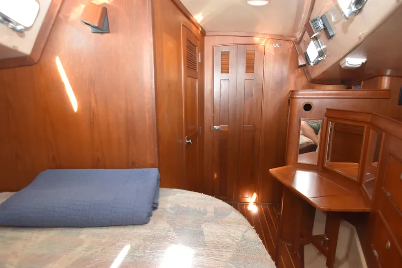 Beacon Yacht Photos Pics 