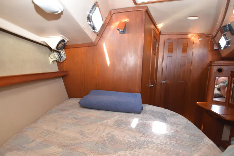 Beacon Yacht Photos Pics 