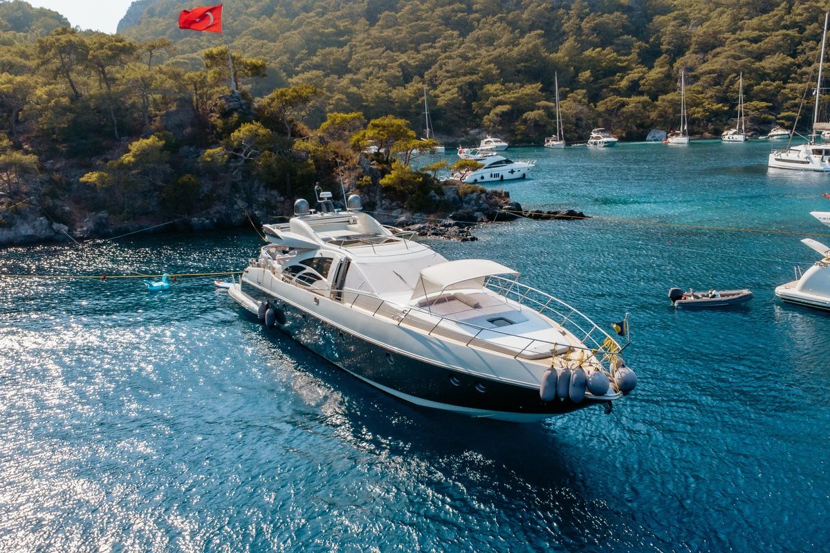 2007 Azimut 86 