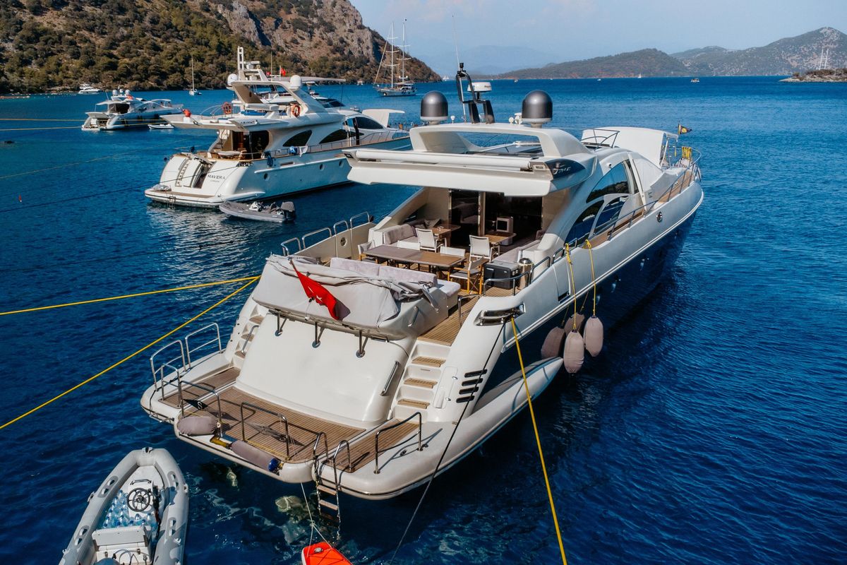 2007 Azimut 86 