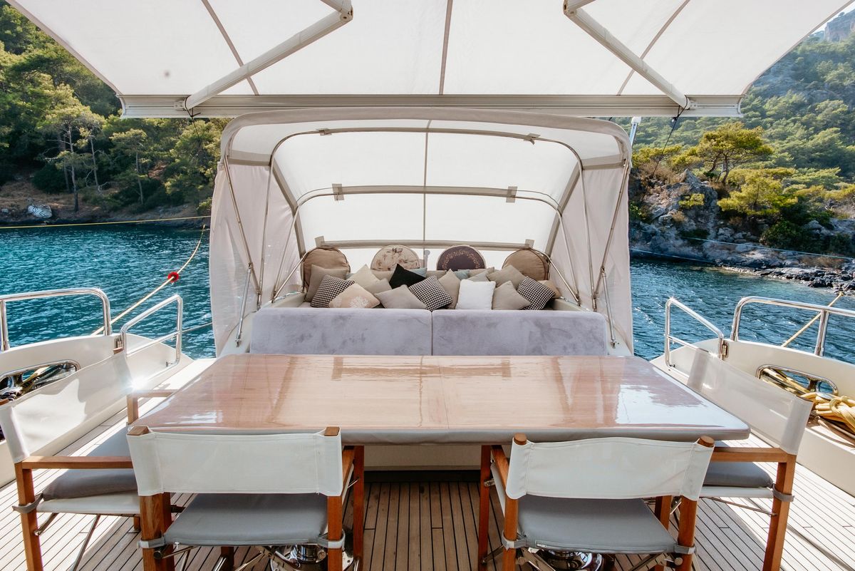 2007 Azimut 86 