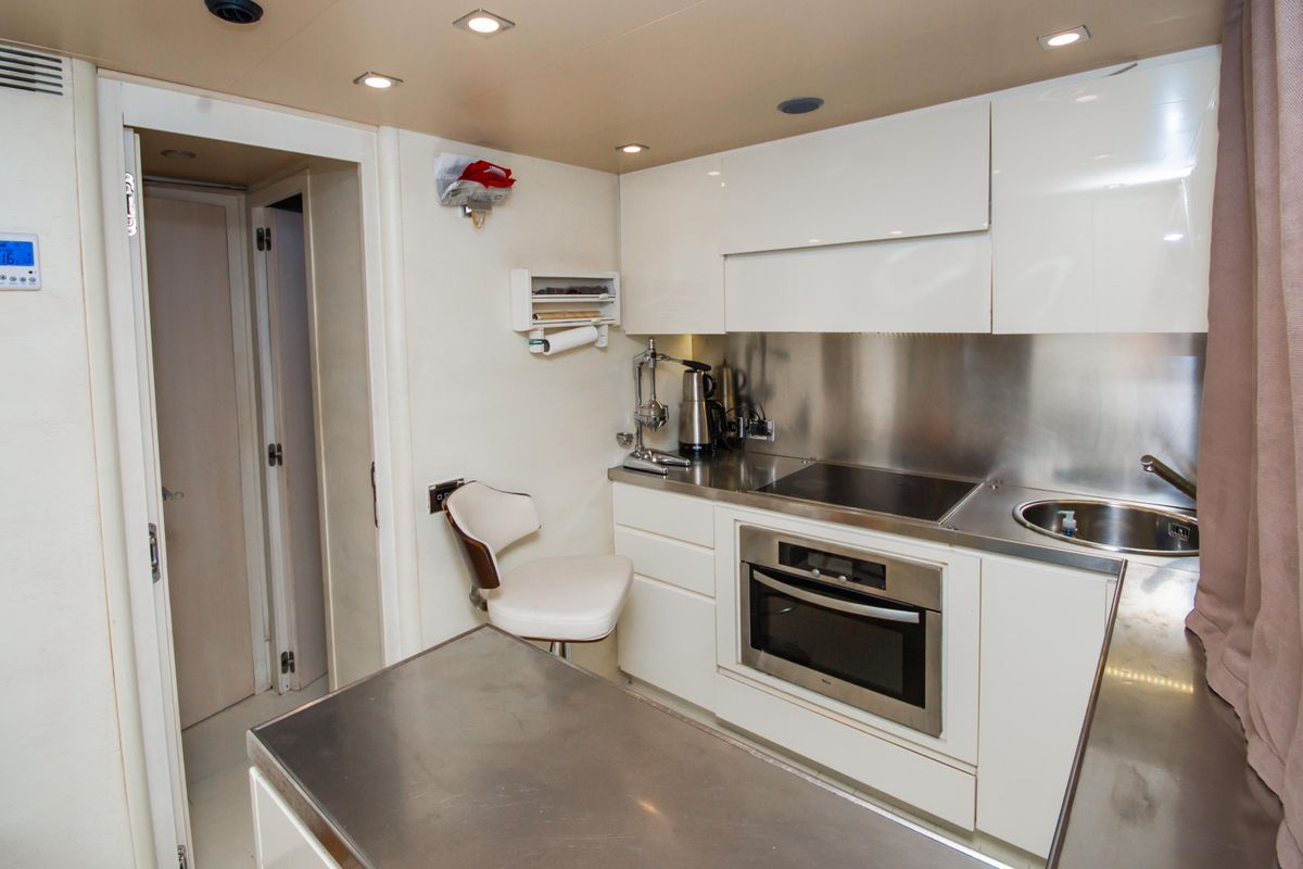 2007 Azimut 86 