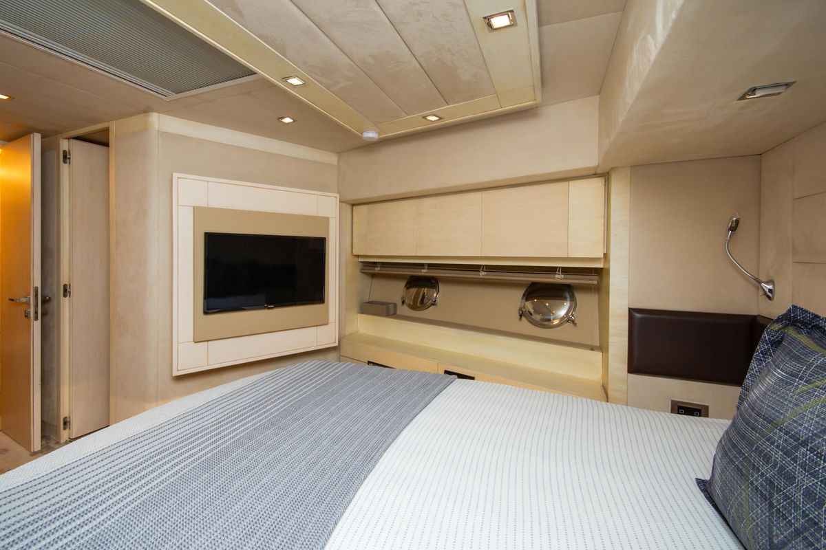 2007 Azimut 86 