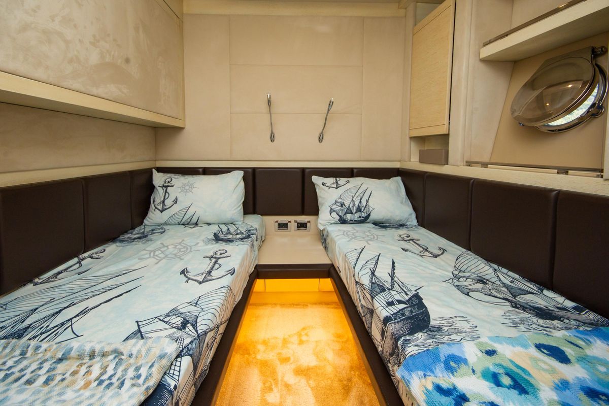 2007 Azimut 86 