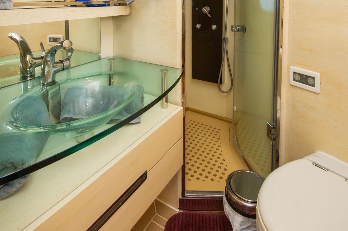 2007 Azimut 86 