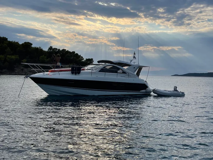 Lam Yacht Photos Pics 