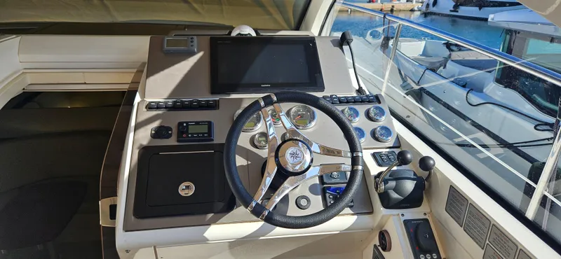 Lam Yacht Photos Pics 