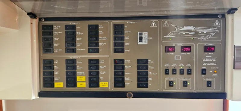 Lam Yacht Photos Pics 